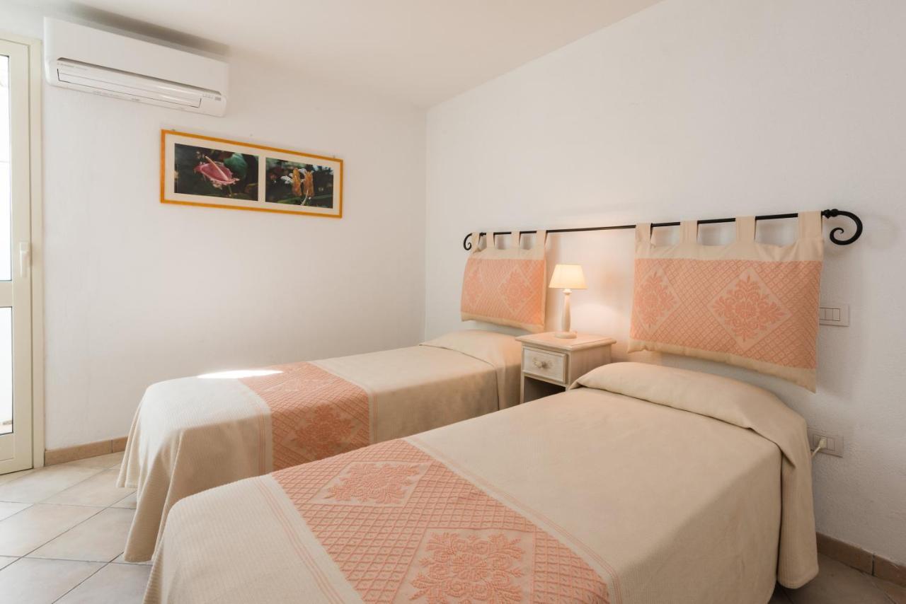 Apartment In S'Abba E Sa Pedra With Pool Golfo Aranci Exterior photo