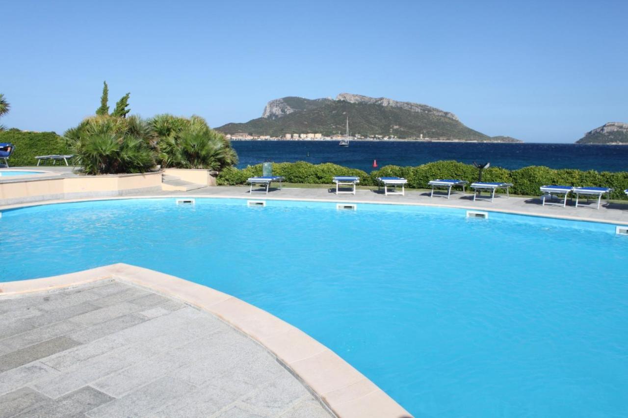Apartment In S'Abba E Sa Pedra With Pool Golfo Aranci Exterior photo